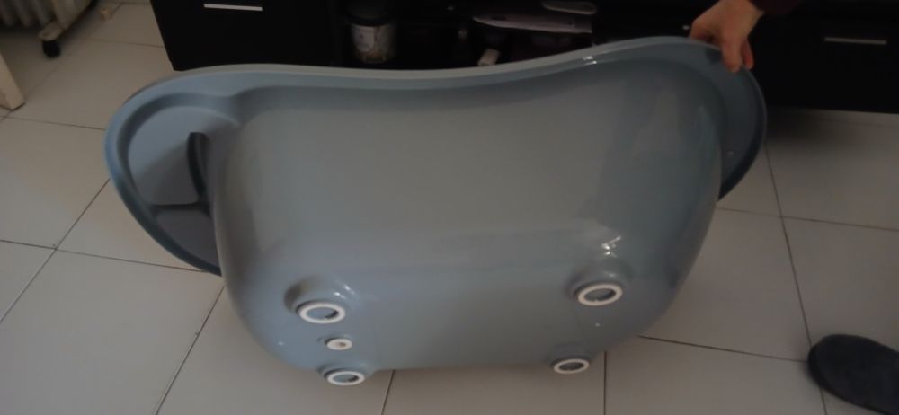 Vendo cadeira elétrica e automática com oferta da banheira