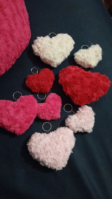 Serce na dłoni brelok