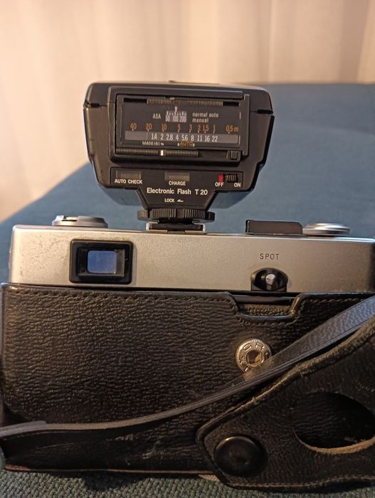 Máquina fotográfica Olympus -35 SP  com  flash -  Em excelente estado*