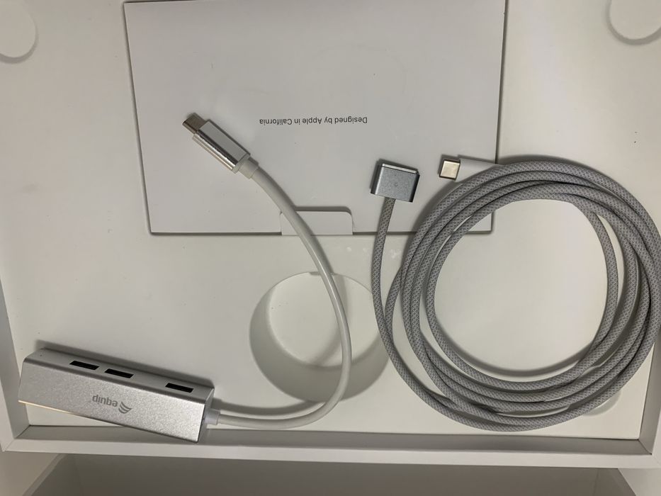 Mackbook Air Model A2681 com cerca de 10ciclos de bateria