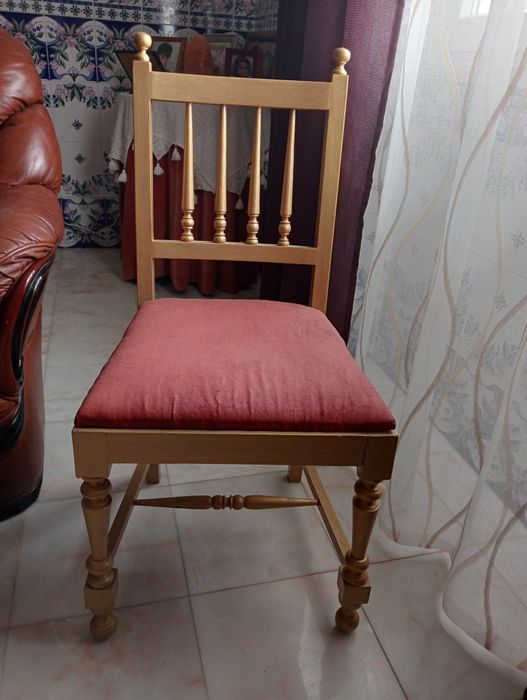 Cadeira antiga restaurada