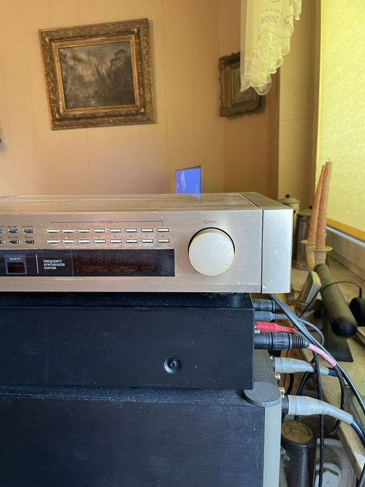 Accuphase fin stereo turner model T-11