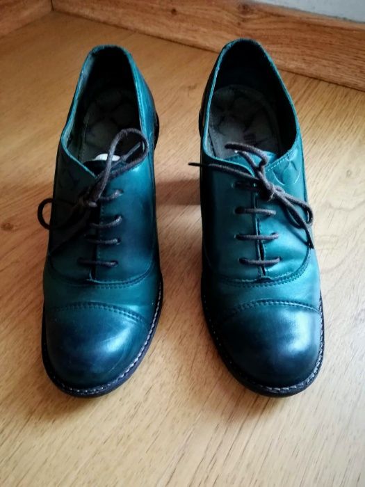 Sapatos de senhora n. 37 verde escuro com salto