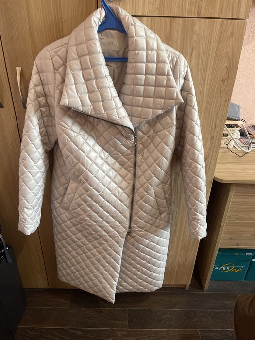 Продам пальто демисезонне