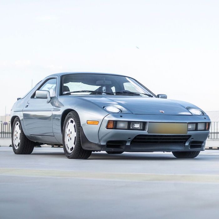 Porsche 928