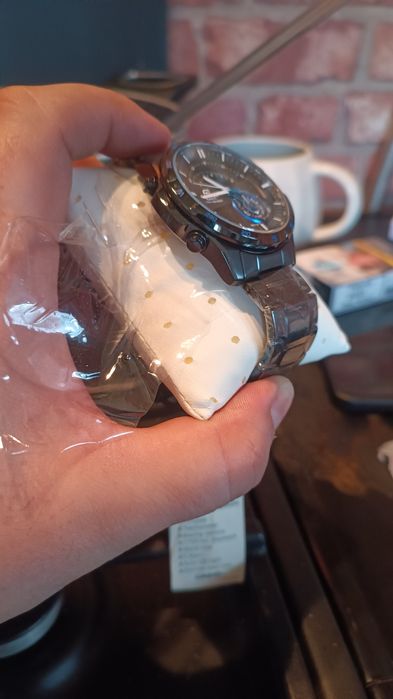 Casio Edifice Era 200DC-1A2VDR - Biały kruk. Jedyny