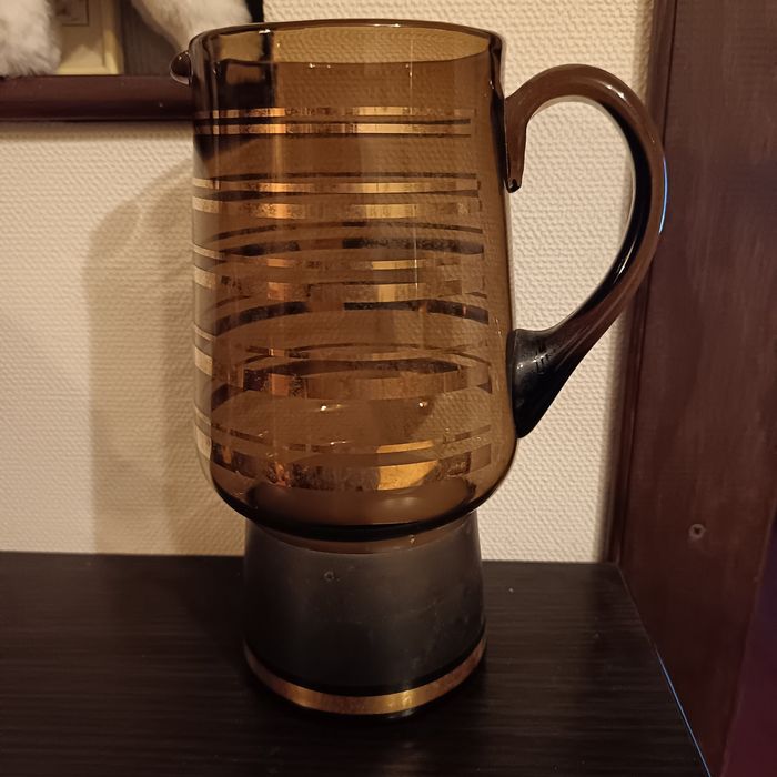 Продам миску   и рюмки