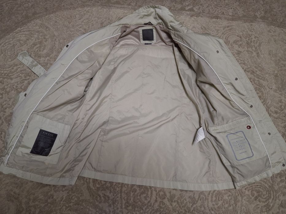 Ветрівка жіноча Geox, р.50