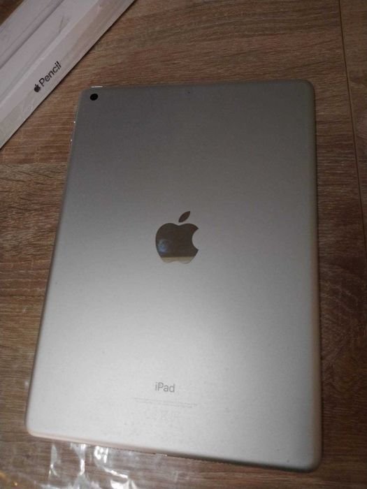 iPad Gen 6 (2018) – Sem arranhões, 32GB