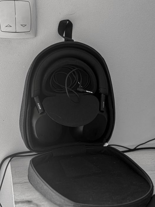 Auscultadores Bluetooth SONY WH 1000XM5 Headband Premium (Over Ear - Microfone - Noise Cancelling - Preto)