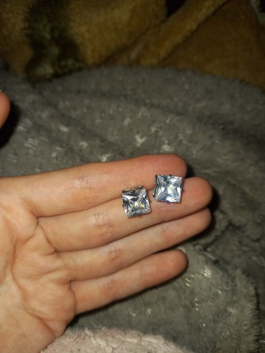 сережки гвоздики