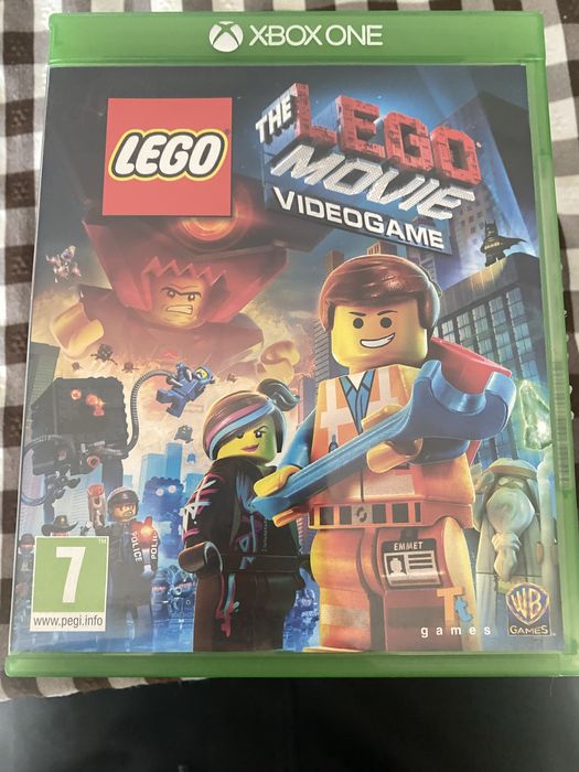 Xbox 360 one 500 GB + 7 jogos + 2 comandos