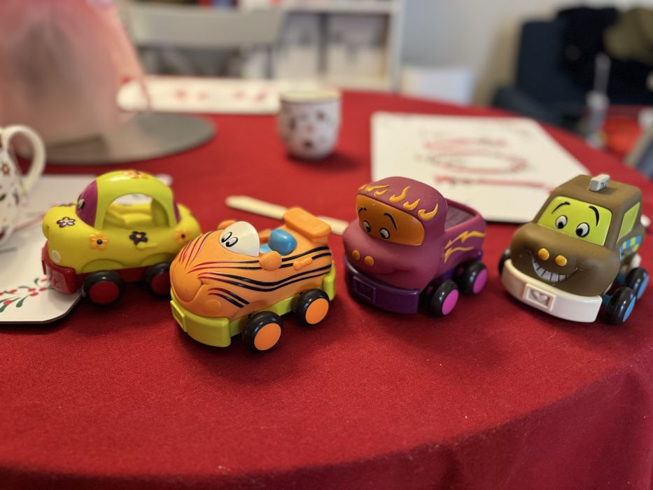 Battat машинки 6 міс+