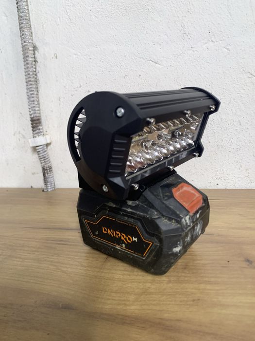 Прожектор для акумулятора Dnipro-M 20V