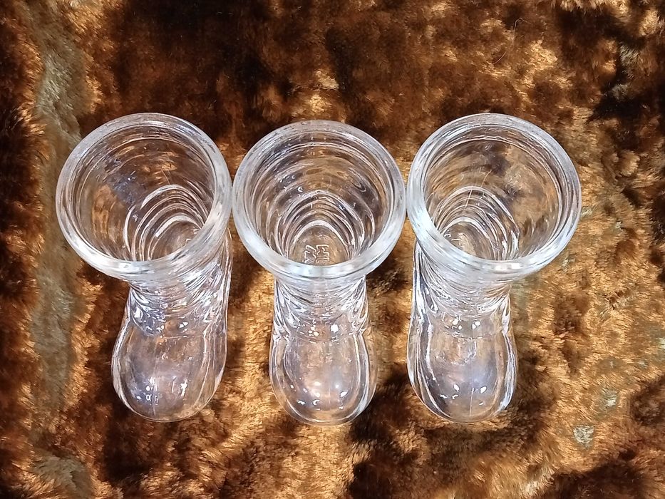 kieliszki do wódki buciki szklane cudeńko perełeczka antyk