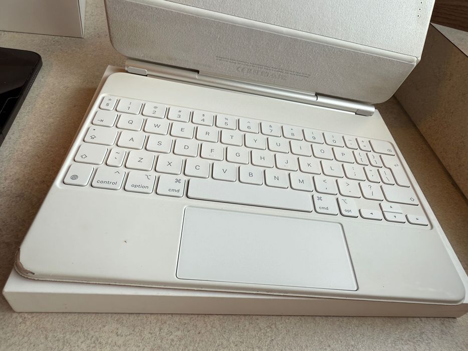 Klawiatura Magic Keyboard  iPad Air 11 cali