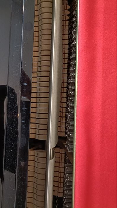 Piano acústico vertical Kawai K-15 E