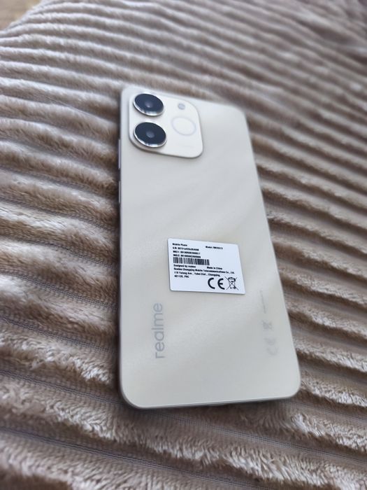 Złoty Realme 70T. 4/128