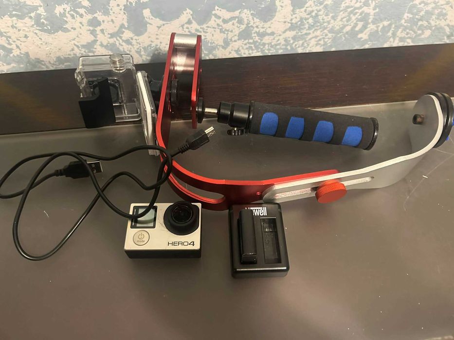 Sprzedam GoPro 4 + akcesoria.