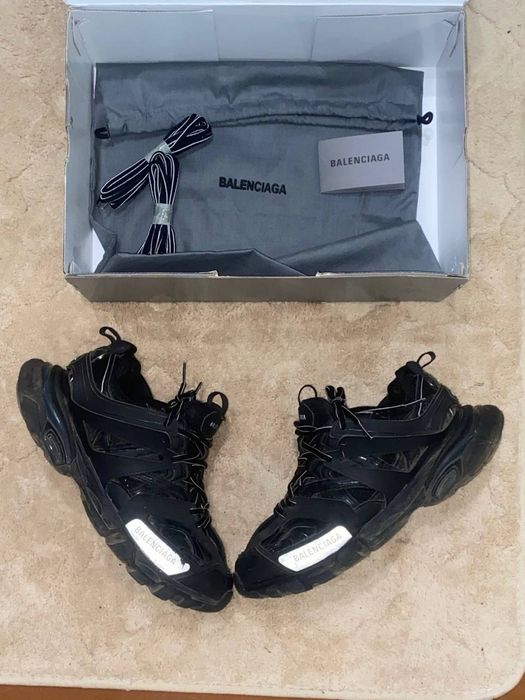 Balenciaga track 1