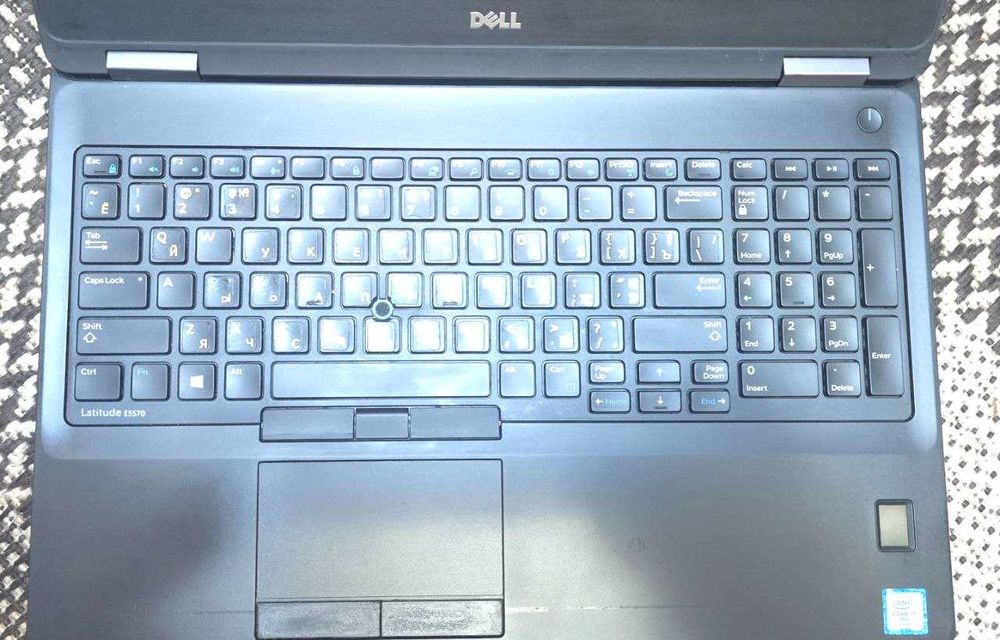 Ноутбук Dell Latitude E5570