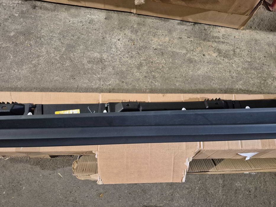 Listwa progowa prawa LandRover Range Rover Evoque BJ3M-10154-RH nowa