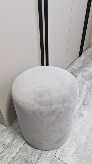 Продам пуф під туалетний столик