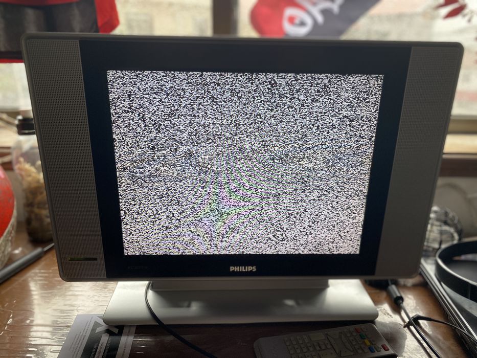 TV - Televisor Philips 15PF4121/01 — A Funcionar