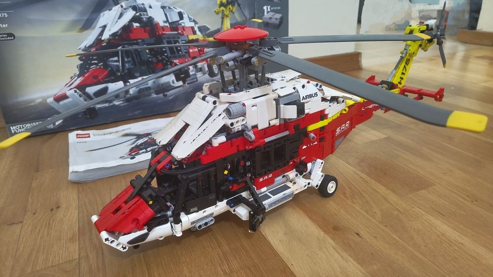 LEGO® 42145 Technic - Helikopter ratunkowy Airbus H175