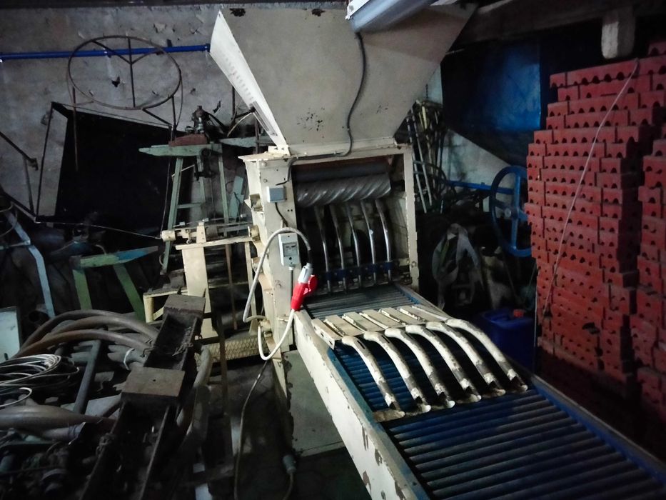 Máquina de passar rolhas de cortiça