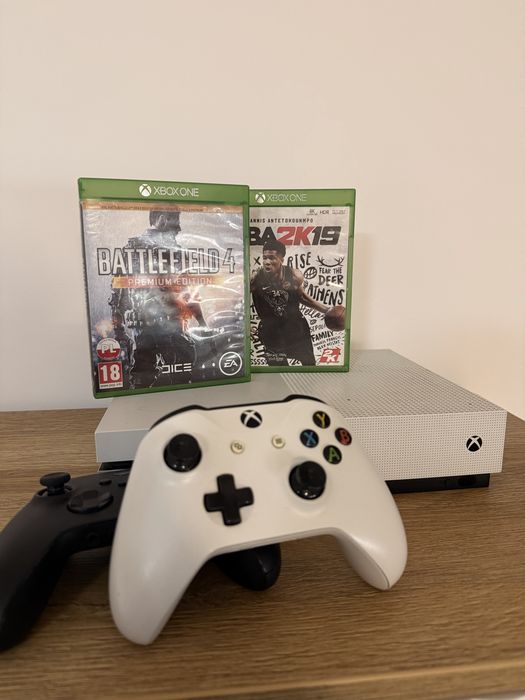 Sprzedam Xbox One S 1TB