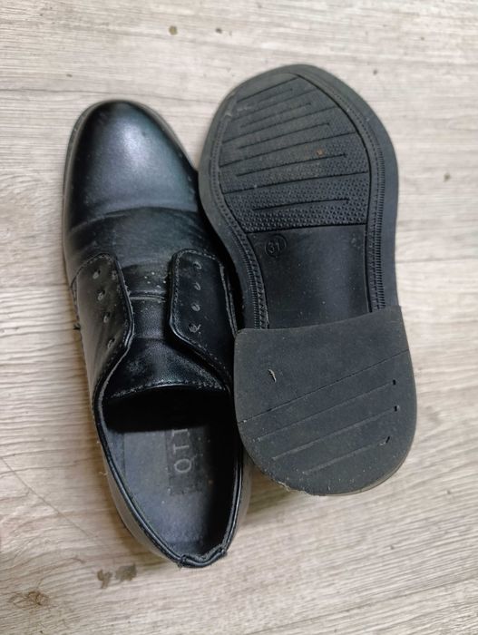 Buty dla chłopca (do szkoły, do konunii), 31