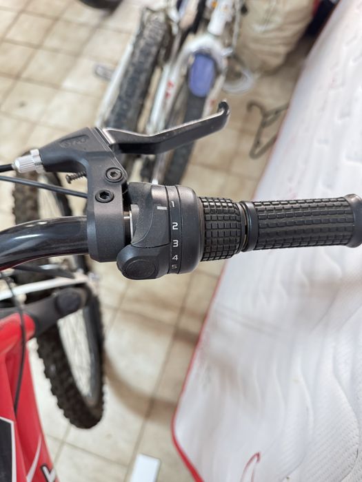 Bicicleta BTT EMT 26” – Suspensão Total – Vermelha/Branca