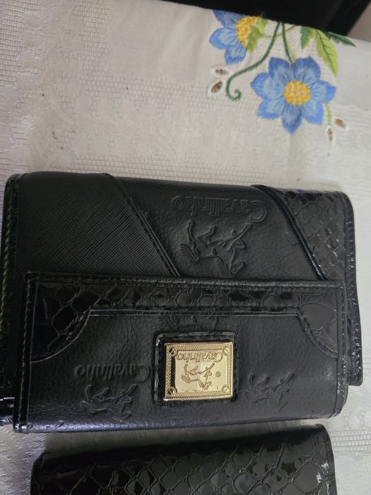 Carteiras da cavalinho usadas duas ou três vezes