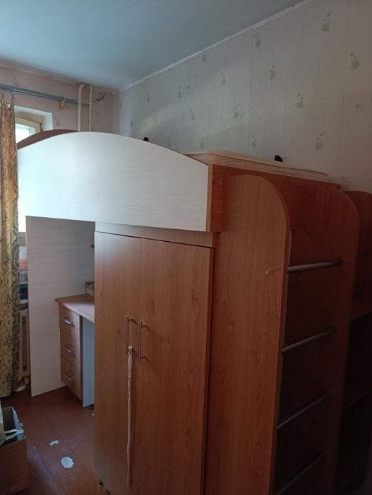 Ліжко-горище (стіл, шафа)