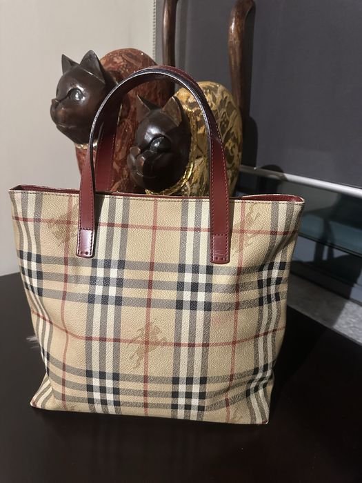 Mala Burberry modelo Antigo