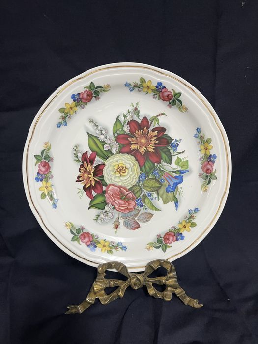 Prato de bolis em porcelana