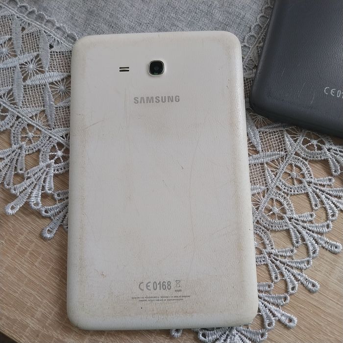Tablety samsung na czesci 2 sztuki