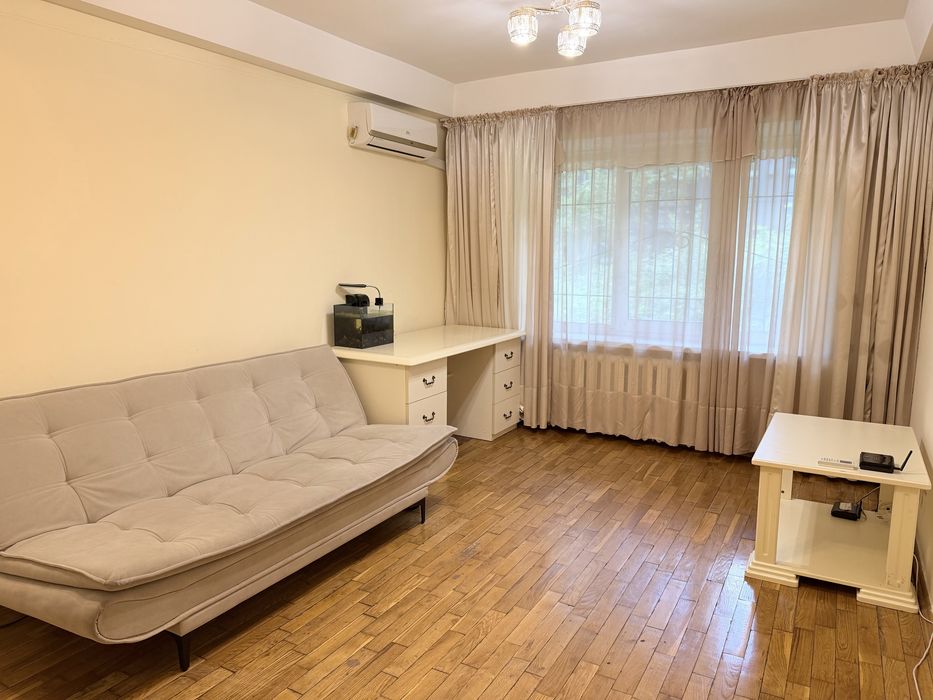 Продам 2к квартиру Печерский район Либідська Палац Украина В.Тютюнника 47