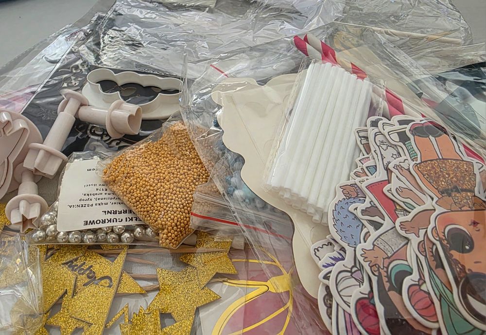 Zestaw dekoracji na tort