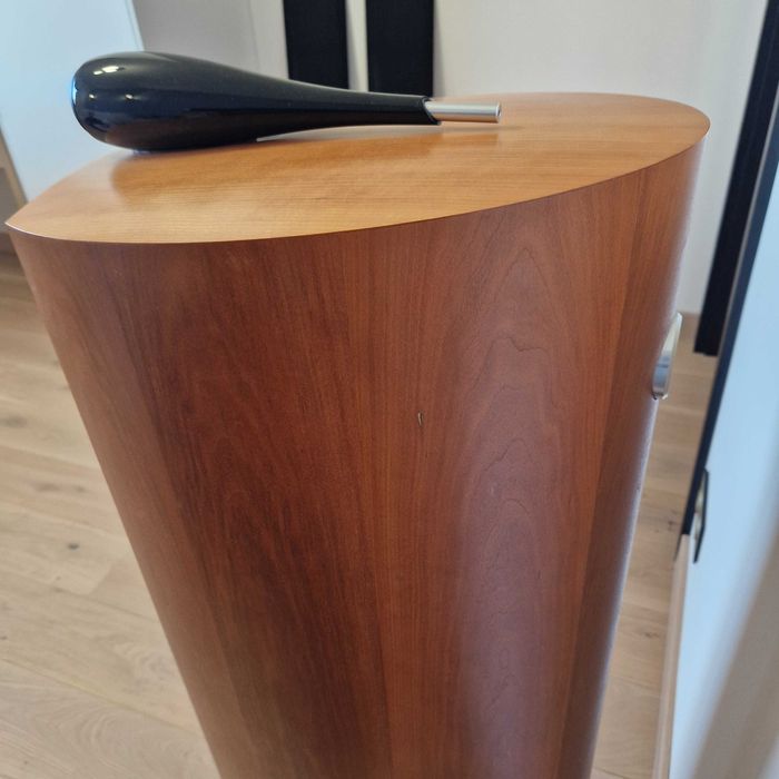 Bowers & Wilkins 803 D2