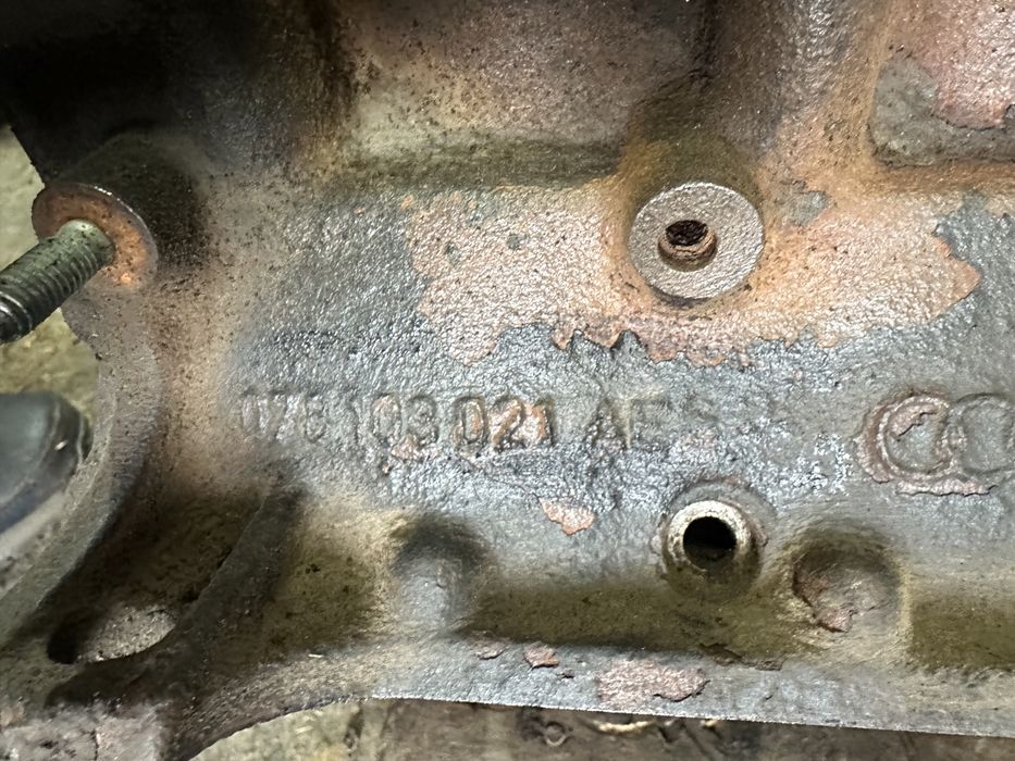 Блок циліндрів пеньок Audi A6 c5 Volkswagen B5 2.8i AMX