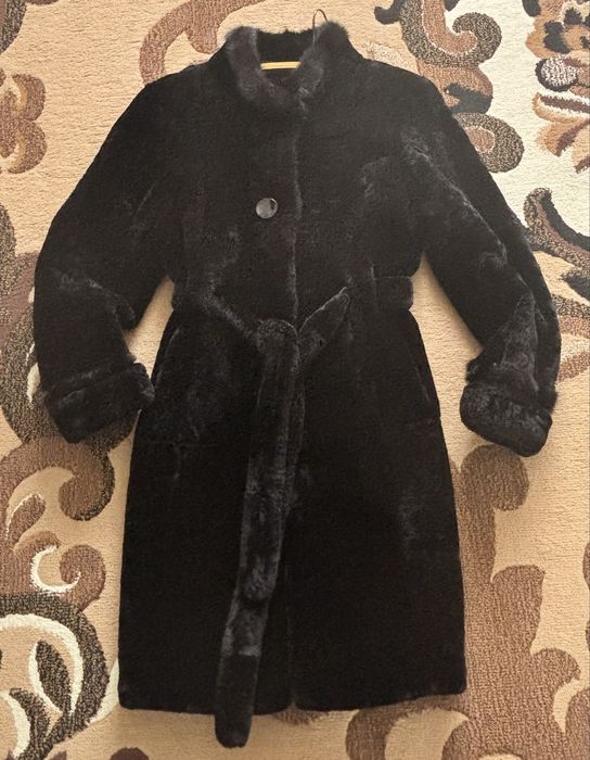 Продам шубу з мутона  з норкою в ідеальному стані р52
