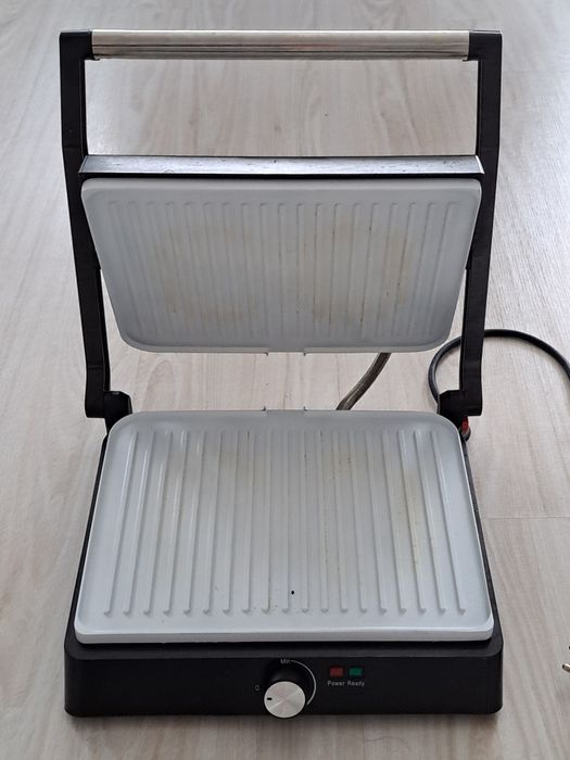 Grill - opiekacz elektryczny