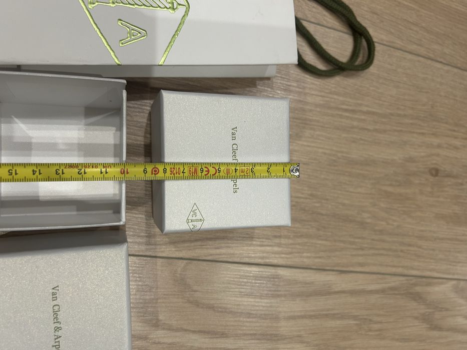 Пакет,коробка Van Cleef & Arpels.