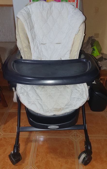 Стільчик для годування і колиска Combi
