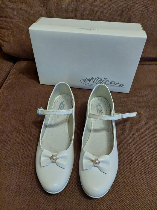 Buty białe / komunia święta / czółenka / baleriny /rozm. 35 SUPER STAN