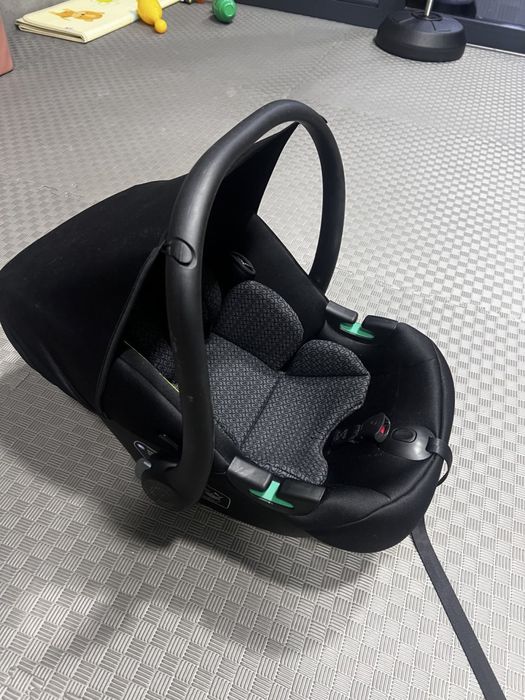 Автокрісло диияче chicco .