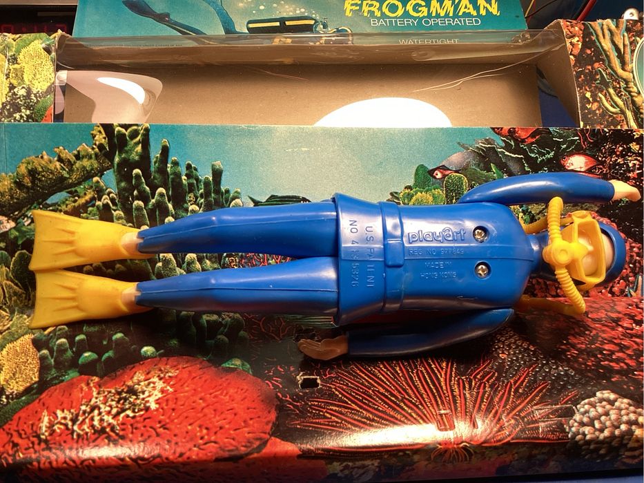 Mergulhador Frogman Playart toys brinquedo que nada com pilha