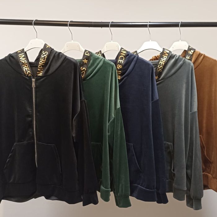Bluza welurowa zapinana